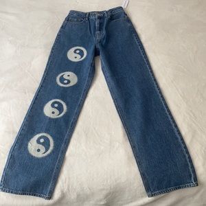 Pacsun 90s boyfriend jeans with yin yang